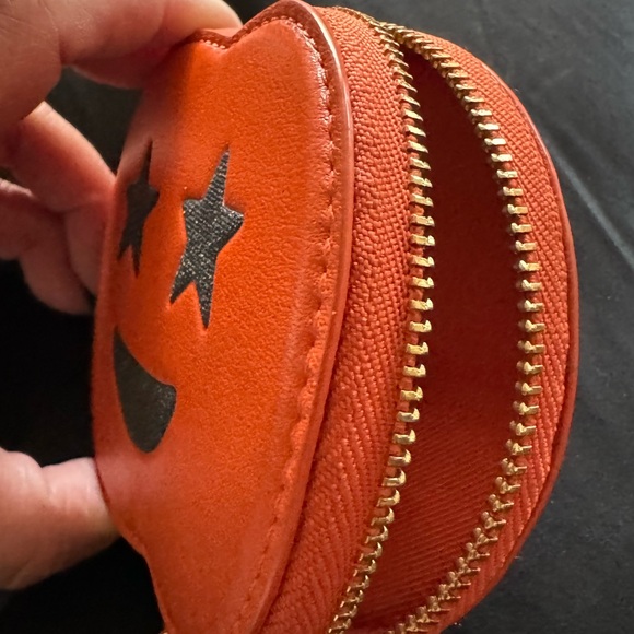 Limited Edition • COACH Jack-O-Lantern Coin Purse!🎃🧡 - Picture 7 of 15